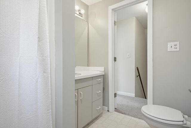11 Custom Street, Nashua, NH 03062