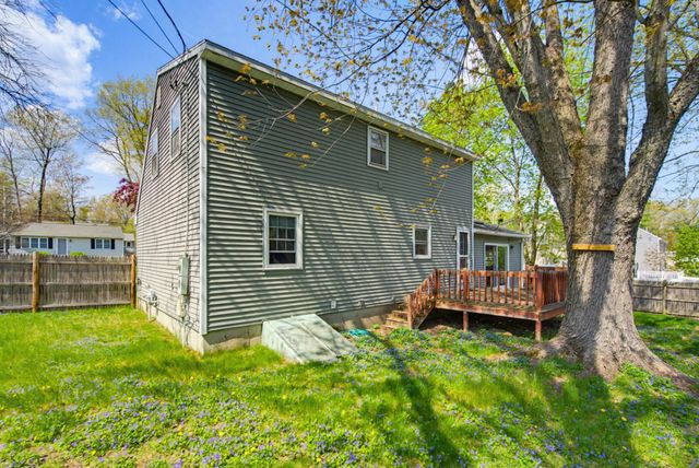 11 Custom Street, Nashua, NH 03062