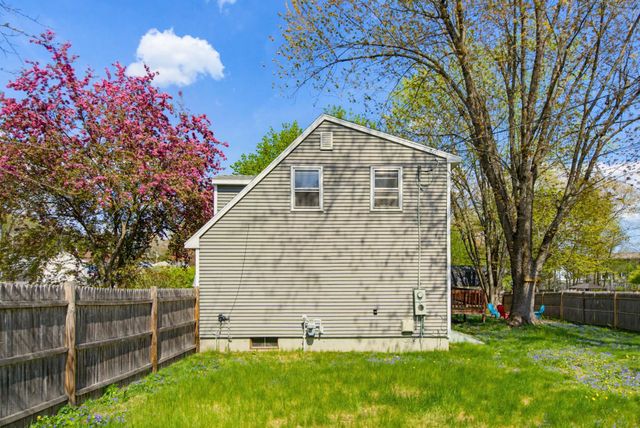 11 Custom Street, Nashua, NH 03062