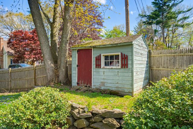 11 Custom Street, Nashua, NH 03062