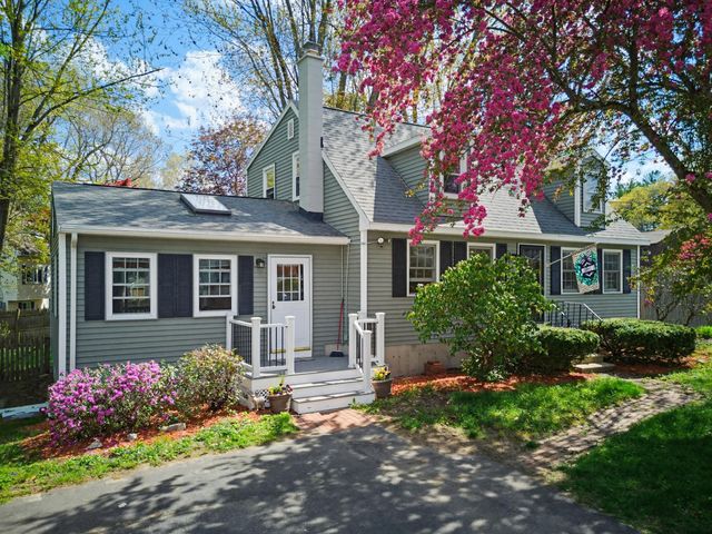 11 Custom Street, Nashua, NH 03062