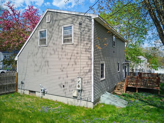 11 Custom Street, Nashua, NH 03062