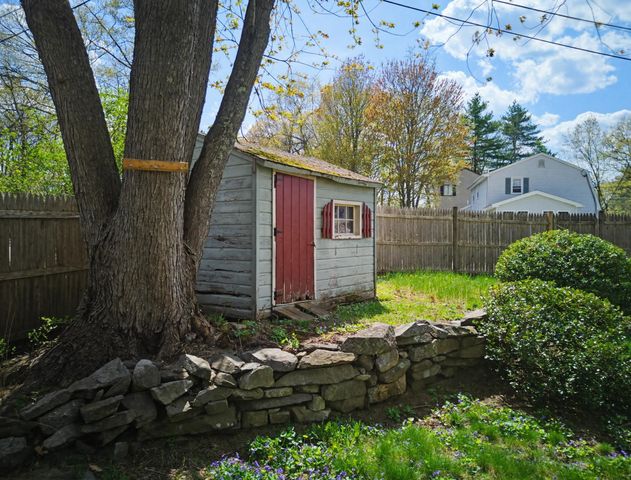 11 Custom Street, Nashua, NH 03062
