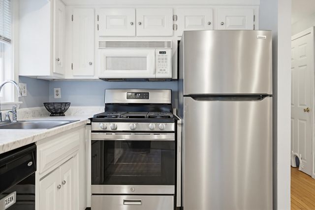 11 Custom Street, Nashua, NH 03062