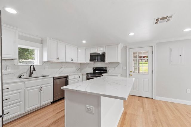 92 Hosmer Street, Hudson, MA 01749