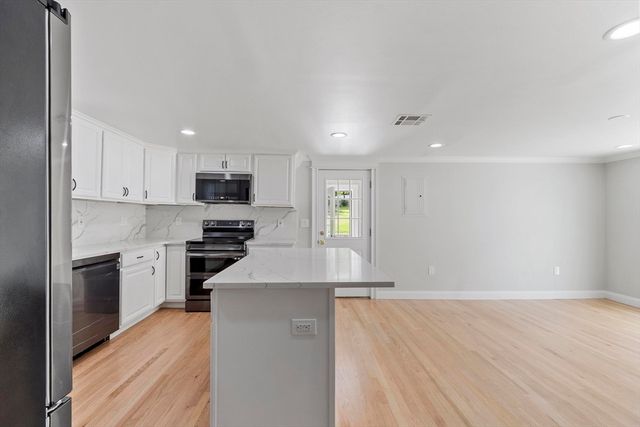92 Hosmer Street, Hudson, MA 01749