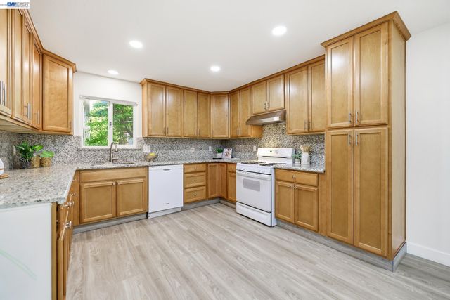 40242 Crockett St, Fremont, CA 94538