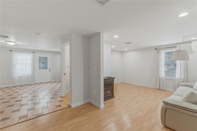 135 Seamans Street 2, Providence, RI 02905