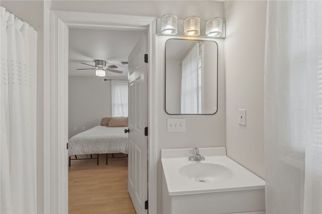 135 Seamans Street 2, Providence, RI 02905