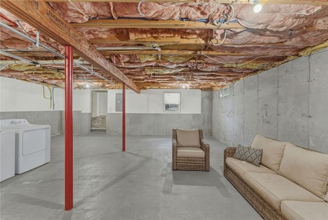 135 Seamans Street 2, Providence, RI 02905