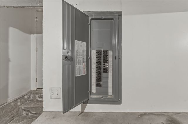 135 Seamans Street 2, Providence, RI 02905