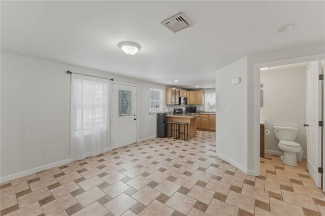 135 Seamans Street 2, Providence, RI 02905