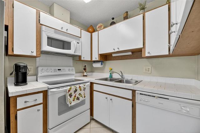 1624 COSTA STREET, Sun City Center, FL 33573
