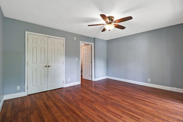 48 Wilshire Heights Dr, Crossville, TN 38558