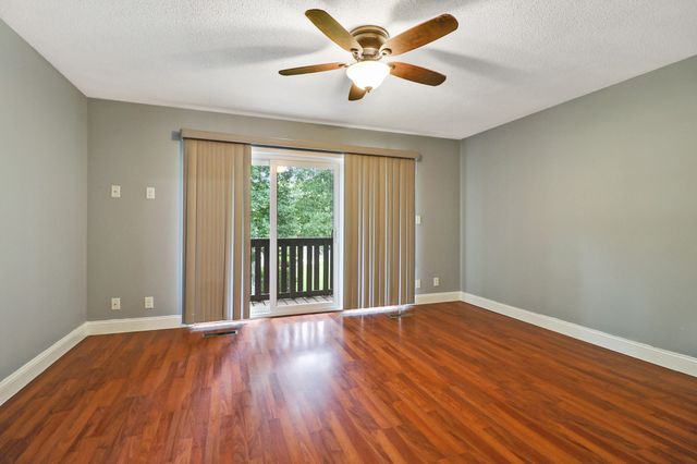 48 Wilshire Heights Dr, Crossville, TN 38558