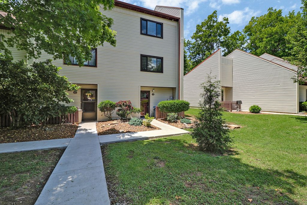 48 Wilshire Heights Dr, Crossville, TN 38558