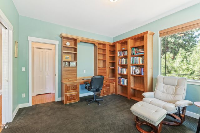 121 NW Outlook Vista Drive, Bend, OR 97703