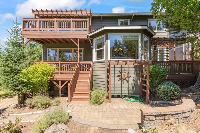 121 NW Outlook Vista Drive, Bend, OR 97703