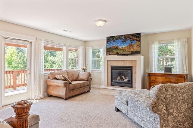 121 NW Outlook Vista Drive, Bend, OR 97703