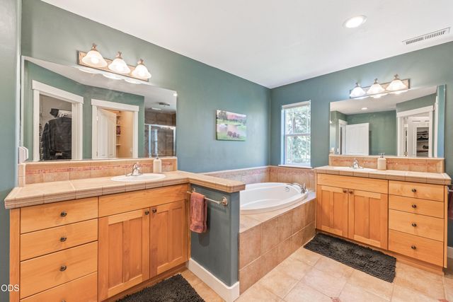 121 NW Outlook Vista Drive, Bend, OR 97703