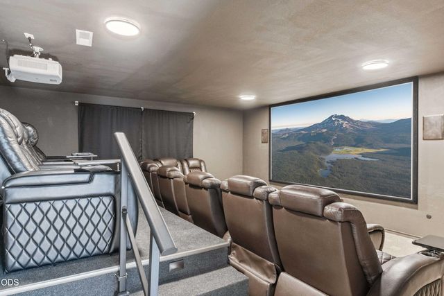121 NW Outlook Vista Drive, Bend, OR 97703