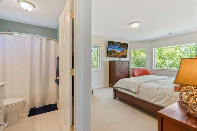 121 NW Outlook Vista Drive, Bend, OR 97703