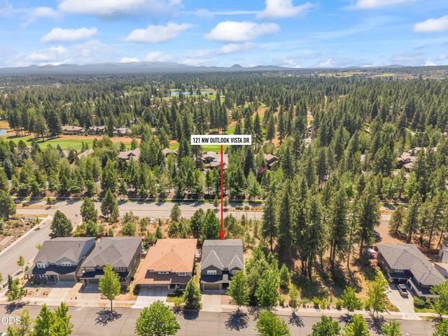 121 NW Outlook Vista Drive, Bend, OR 97703