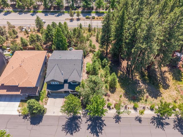 121 NW Outlook Vista Drive, Bend, OR 97703