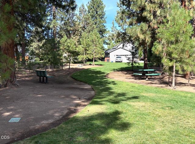 121 NW Outlook Vista Drive, Bend, OR 97703