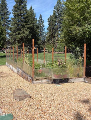121 NW Outlook Vista Drive, Bend, OR 97703