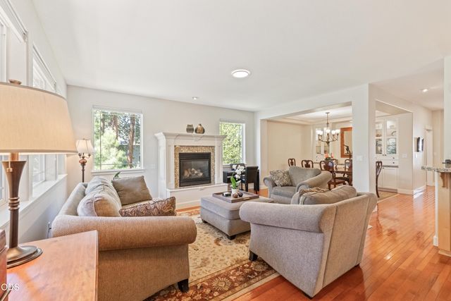 121 NW Outlook Vista Drive, Bend, OR 97703