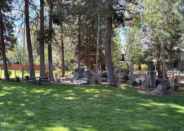 121 NW Outlook Vista Drive, Bend, OR 97703