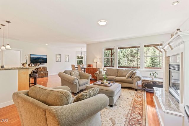 121 NW Outlook Vista Drive, Bend, OR 97703