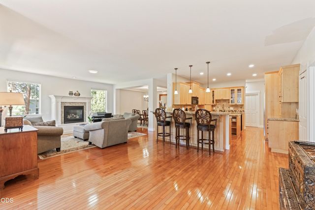 121 NW Outlook Vista Drive, Bend, OR 97703