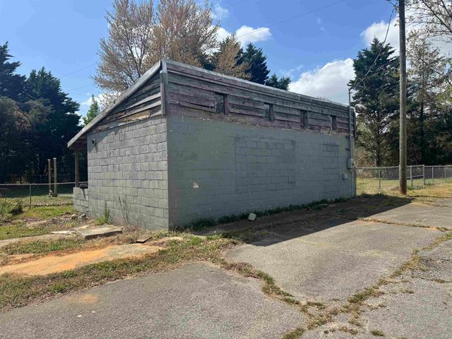 1106 Farrs Bridge Road, Pickens, SC 29671