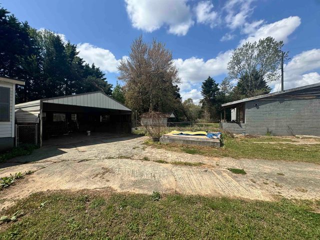 1106 Farrs Bridge Road, Pickens, SC 29671