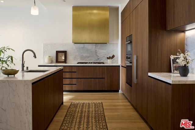 702 N Doheny Drive PH4, West Hollywood, CA 90069