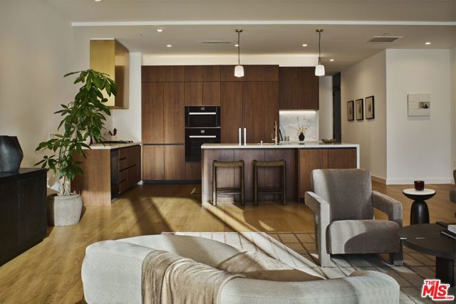 702 N Doheny Drive PH4, West Hollywood, CA 90069