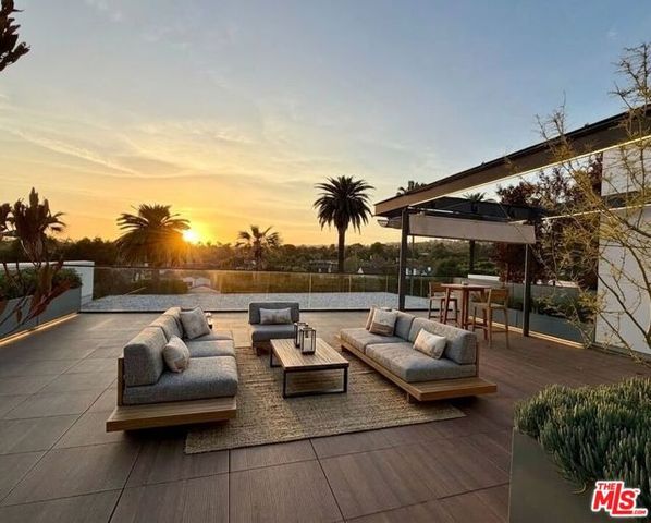 702 N Doheny Drive PH4, West Hollywood, CA 90069