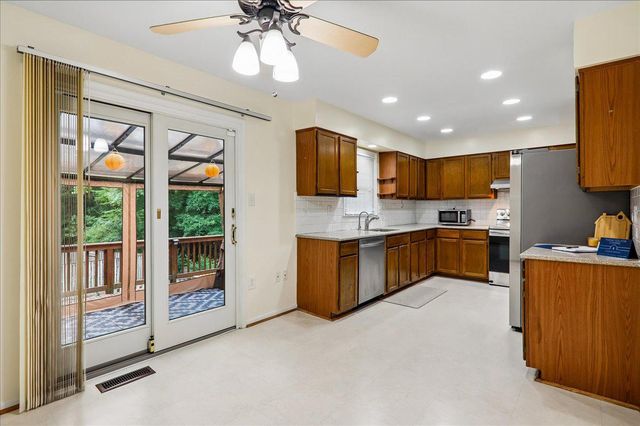 7408 SPRING TREE DR, Springfield, VA 22153