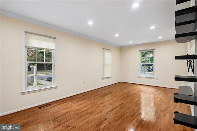 7408 SPRING TREE DR, Springfield, VA 22153