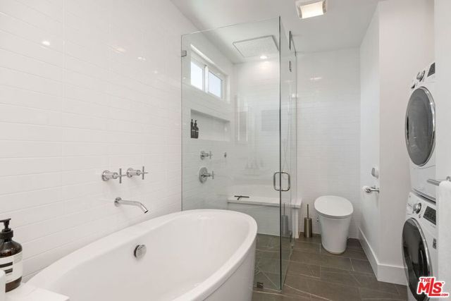 949 N Kings Road 302, West Hollywood, CA 90069