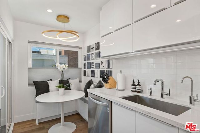 949 N Kings Road 302, West Hollywood, CA 90069