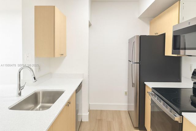 2564 Centergate Dr 208, Miramar, FL 33025