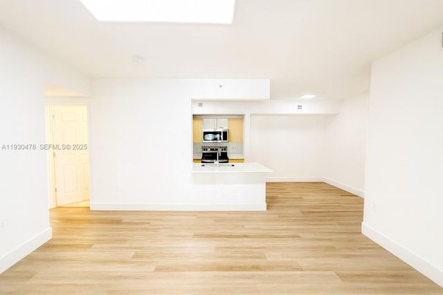 2564 Centergate Dr 208, Miramar, FL 33025