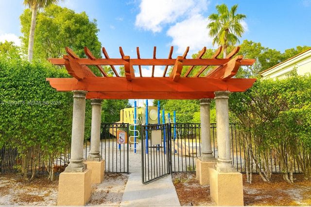 2564 Centergate Dr 208, Miramar, FL 33025