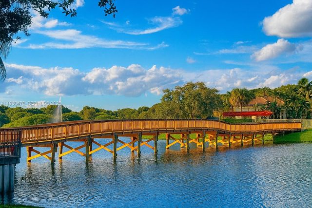 2564 Centergate Dr 208, Miramar, FL 33025