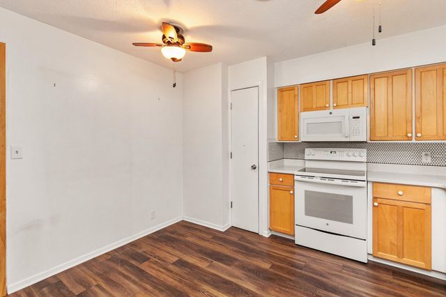 4225 Grand Avenue 9, Des Moines, IA 50312