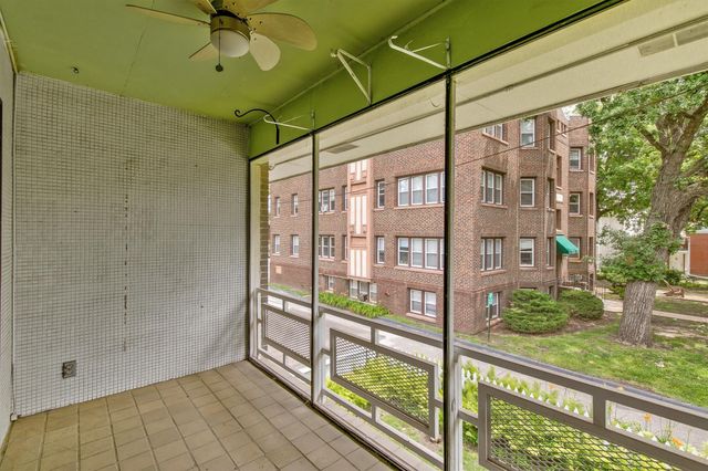 4225 Grand Avenue 9, Des Moines, IA 50312