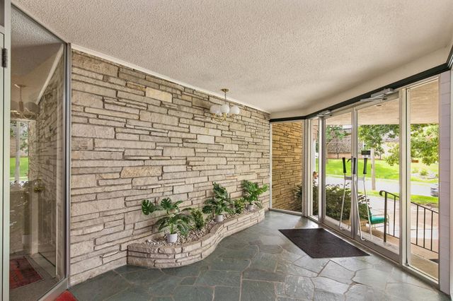 4225 Grand Avenue 9, Des Moines, IA 50312